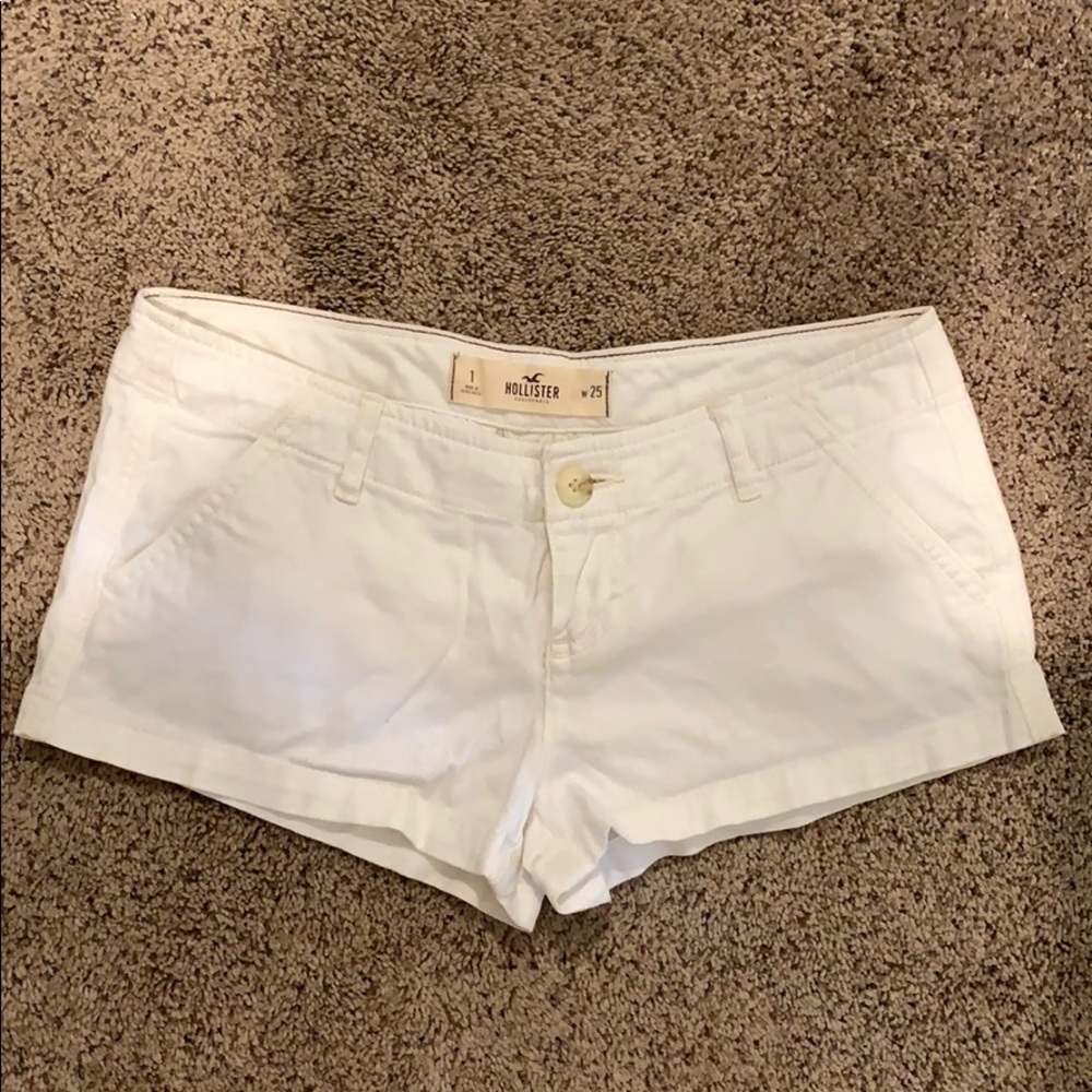 Hollister Low Rise White Shorts 1
